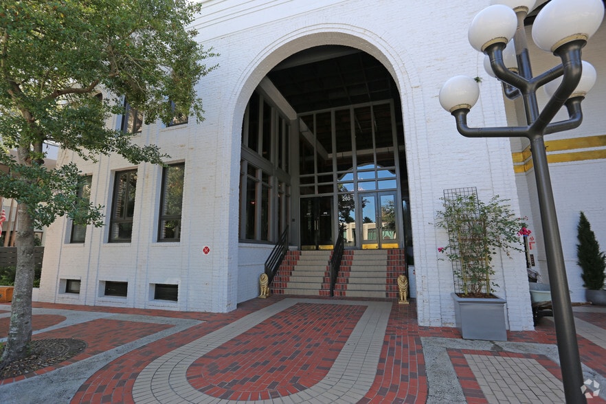 More Photos Of 260 1st Ave S, Saint Petersburg Office Residential For Lease