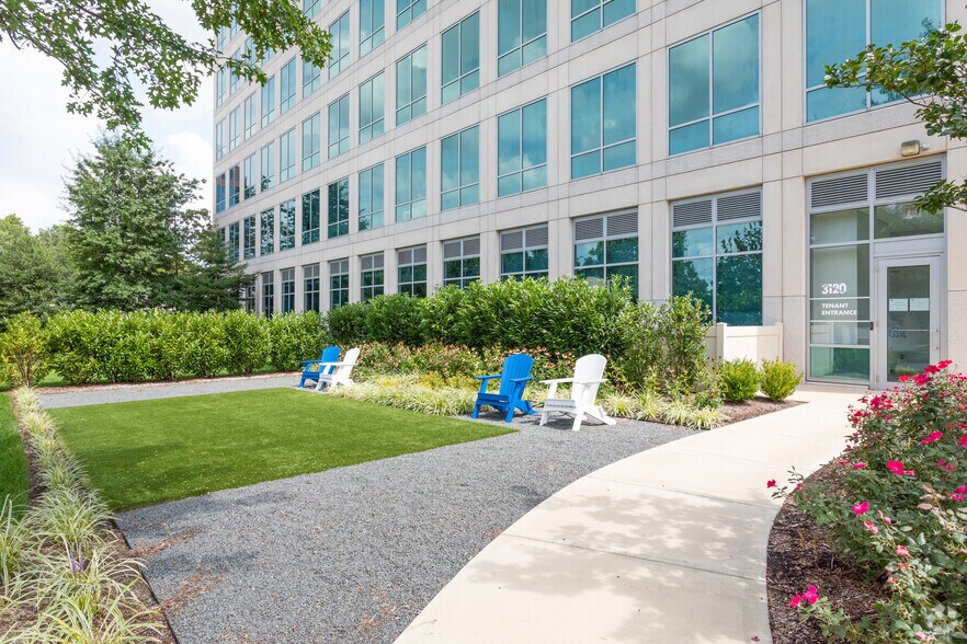 More Photos Of 3120 Fairview Park Dr, Falls Church Office For Lease