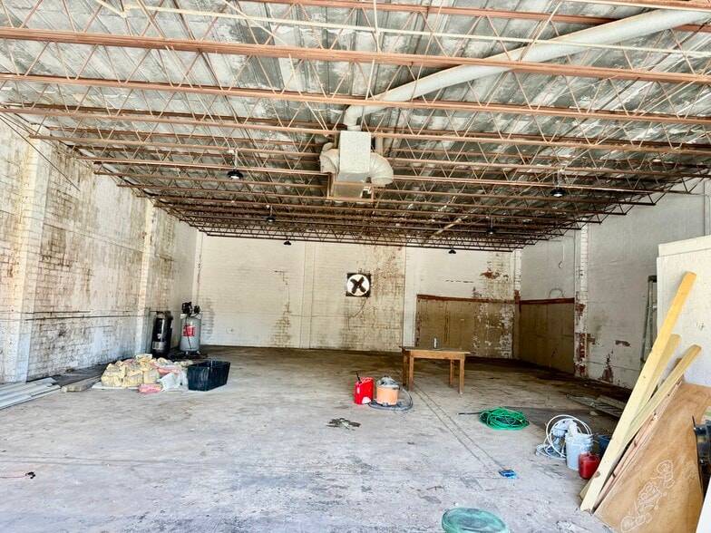 More Photos Of 6312 Foster St, Houston Warehouse For Sale