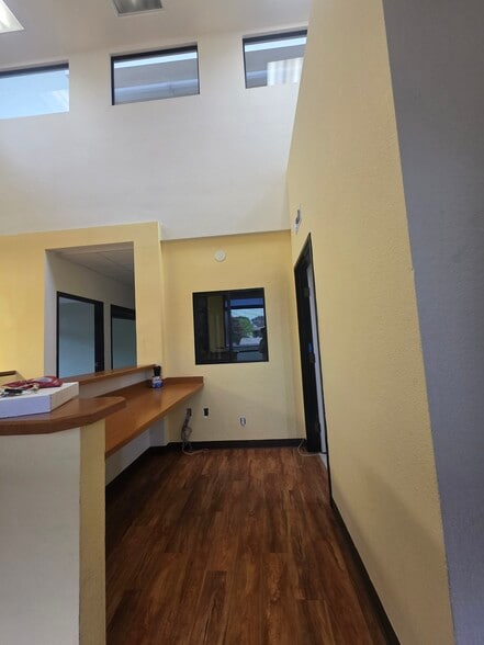 More Photos Of 3892 State St, Santa Barbara Medical For Lease