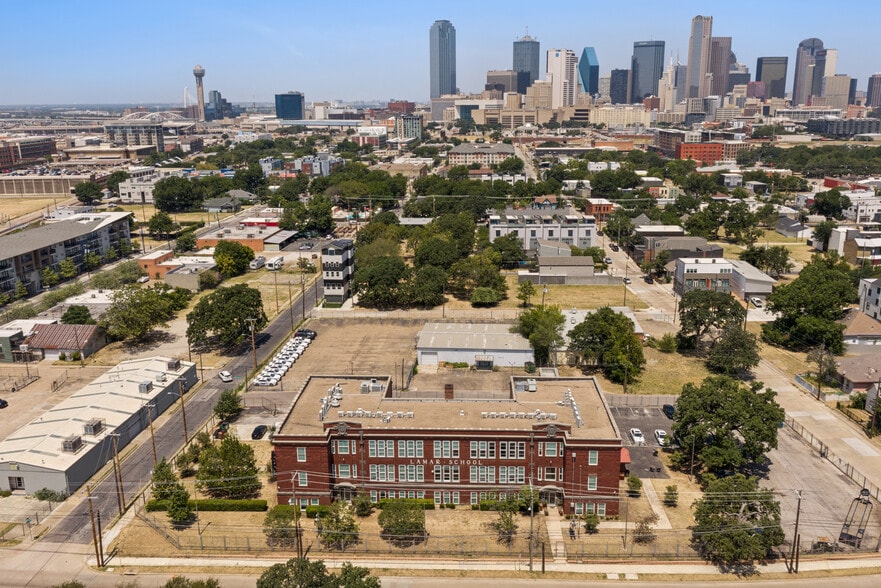 More Photos Of 1403 Corinth Rd, Dallas Apartments For Sale