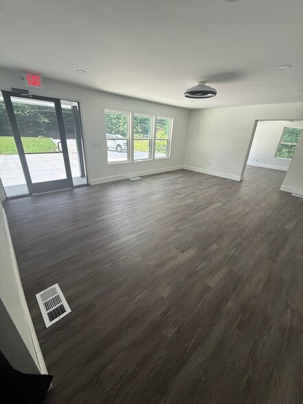 More Photos Of 2521 Reinhardt College Pky, Canton Office For Sale