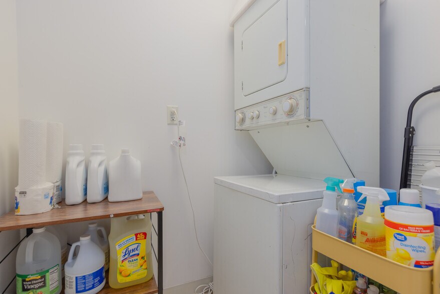 More Photos Of 189 S Pearl St, Pearl River Medical For Sale