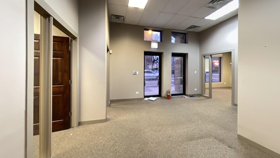 More Photos Of 1701 W Belmont Ave, Chicago Apartments For Lease