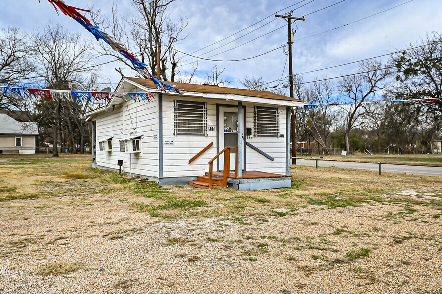 More Photos Of 600 W 13th Ave, Corsicana Flex For Sale
