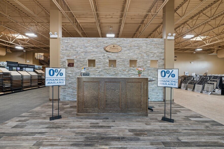 More Photos Of 13412 W 159th St, Homer Glen Showroom For Sale