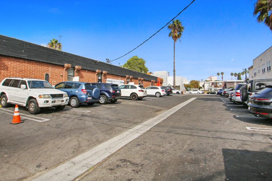 More Photos Of 1120-1132 Wilshire Blvd, Santa Monica Freestanding For Lease