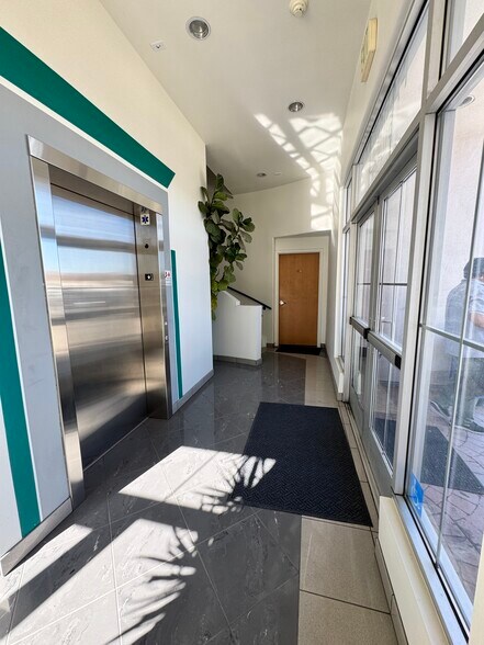 More Photos Of 31280-31294 The Old Road, Castaic General Retail For Sale
