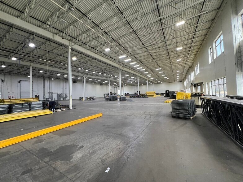 More Photos Of 3801 Thurston Ave NW, Anoka Service For Lease