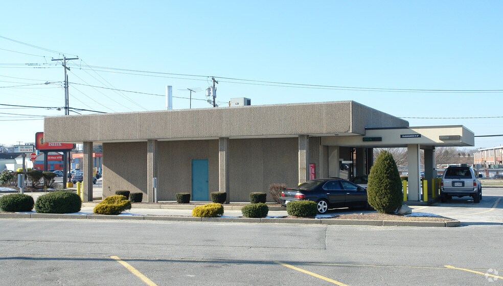 More Photos Of 440 Mount Pleasant St, New Bedford Bank For Lease
