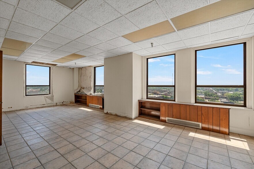 More Photos Of 509 Marshall St, Shreveport Office For Sale