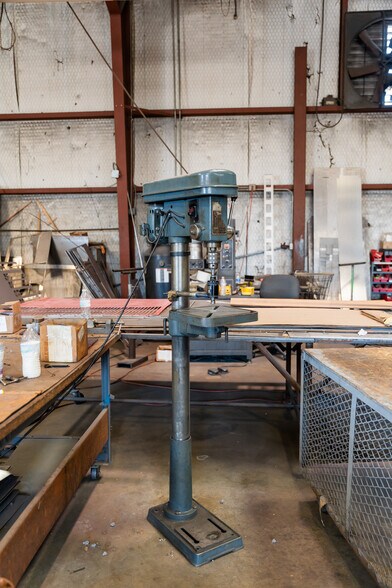 More Photos Of 1630 N Interstate 35 E, Lancaster Flex For Sale