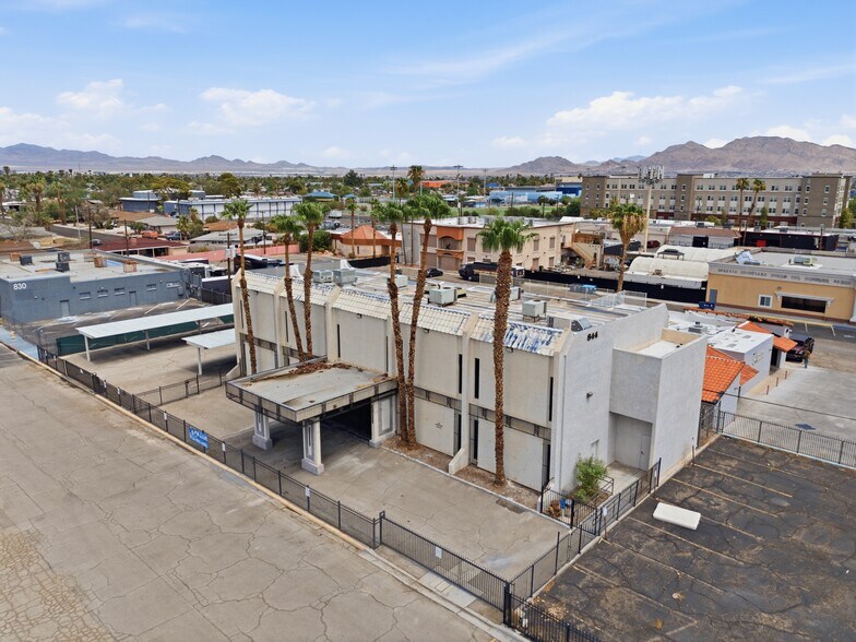 More Photos Of 844 E Sahara Ave, Las Vegas Loft Creative Space For Lease
