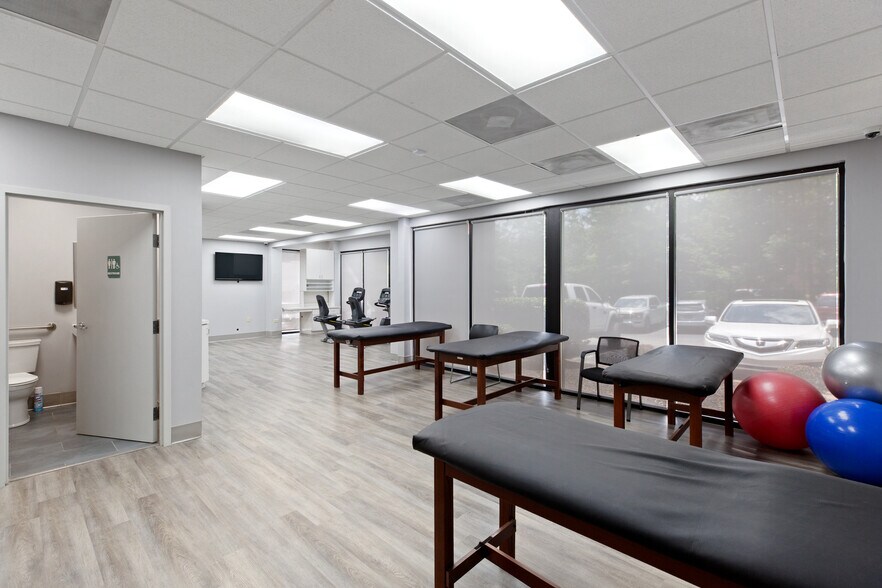 More Photos Of 324 Stevens Entry, Peachtree City Medical For Lease