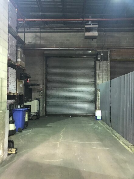 More Photos Of 18-81 Steinway St, Astoria Warehouse For Sale
