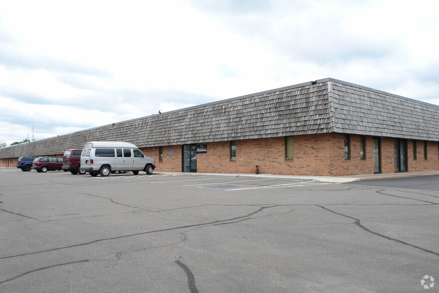 More Photos Of 7251-7281 Commerce Cir E, Fridley Warehouse For Lease