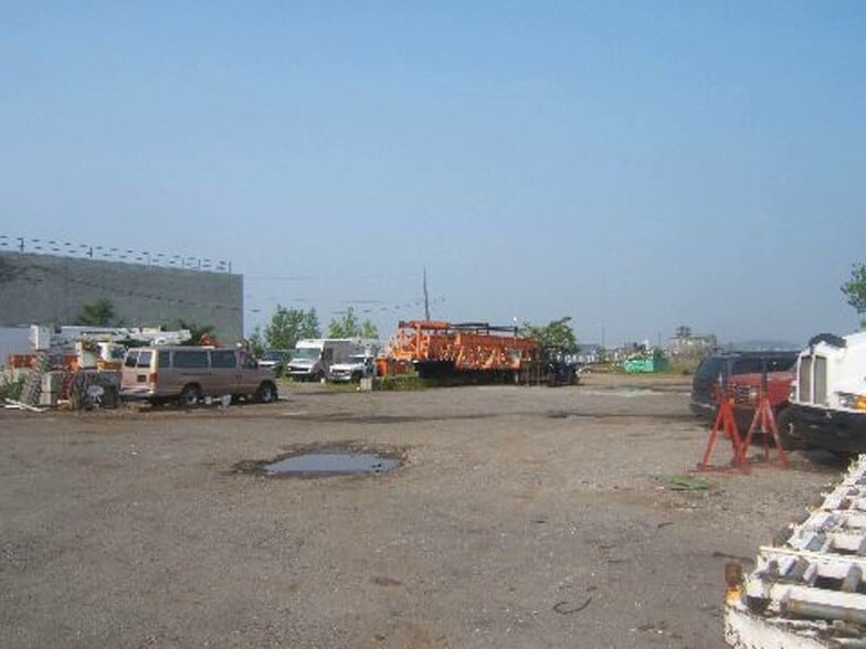 More Photos Of 20-08, 20-04 119th St, College Point Land For Lease