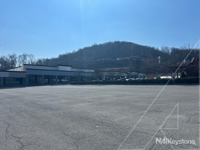 More Photos Of 3100 St Lawrence Ave, Reading Unknown For Lease