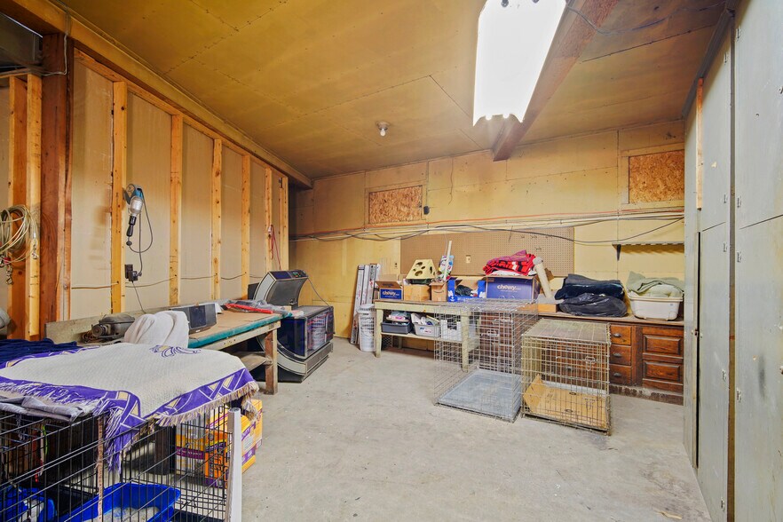 More Photos Of 3980 Ann Arbor Rd, Jackson Light Manufacturing For Sale