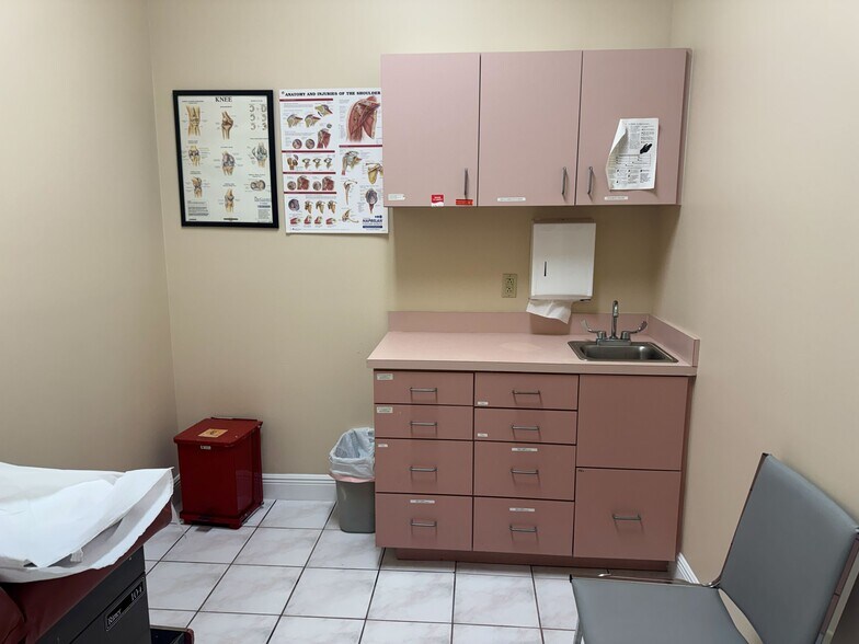 More Photos Of 1100 S Main St, Belle Glade Office Residential For Sale