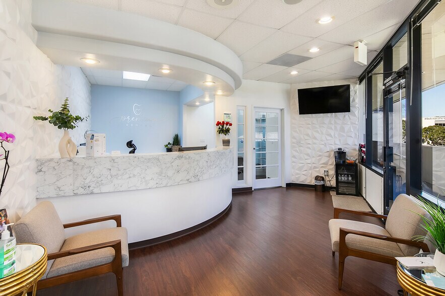 More Photos Of 37 Creek Rd, Irvine Medical For Lease