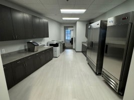 More Photos Of 310 Seven Springs Way, Brentwood Office Residential For Lease