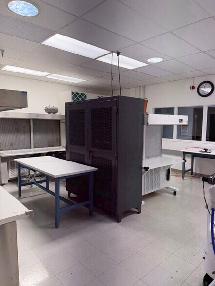 More Photos Of 75 Robin Hill Rd, Goleta Manufacturing For Lease