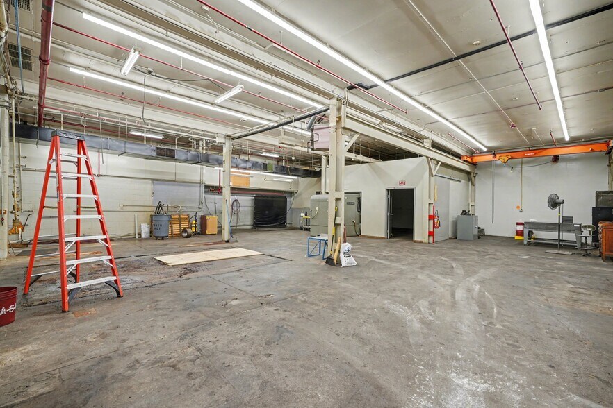 More Photos Of 49 S 2nd St, New Vienna Manufacturing For Lease