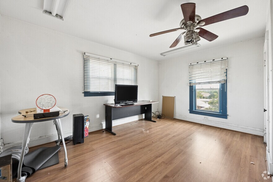 More Photos Of 412 N San Gabriel Ave, Azusa Daycare Center For Lease