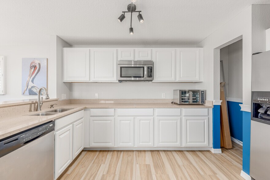 More Photos Of 806 Indian River Dr, Sebastian Marina For Sale