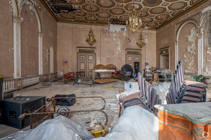 More Photos Of 400 Bagley St, Detroit Unknown For Sale