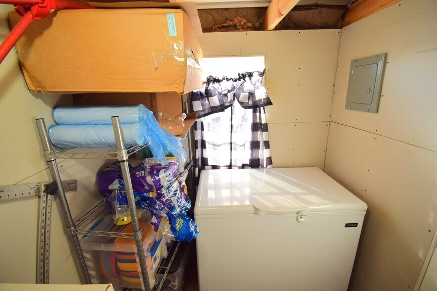 More Photos Of 502 W Franklin St, Sesser Office For Sale