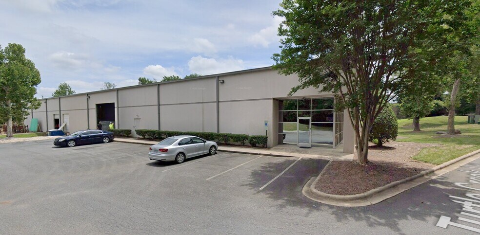 More Photos Of 4120 Turtle Creek Ln, Charlotte Warehouse For Lease
