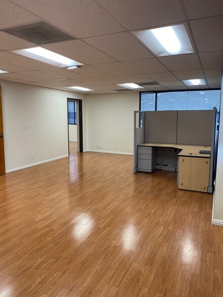 More Photos Of 4520 Wilshire Blvd, Los Angeles Office For Lease