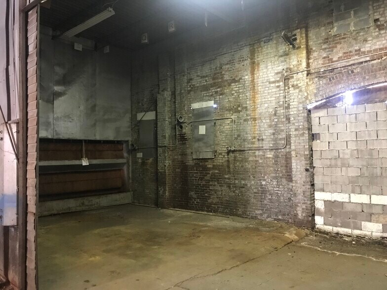 More Photos Of 147 Nebraska, Memphis Warehouse For Sale