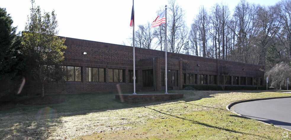 Primary Photo Of 729 Gallimore Dairy Rd, High Point Manufacturing For Lease
