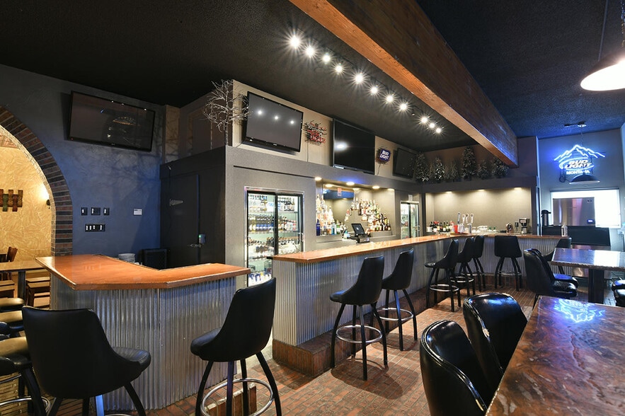 More Photos Of 239 Main St, Shelby Bar For Sale