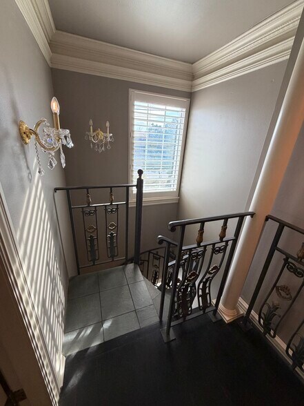 More Photos Of 4645 Tinker Diagonal, Oklahoma City Loft Creative Space For Lease