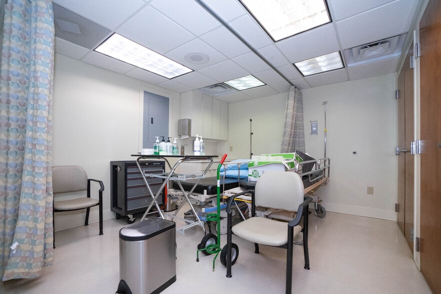 More Photos Of 120 Trinity Pl, Athens Medical For Lease