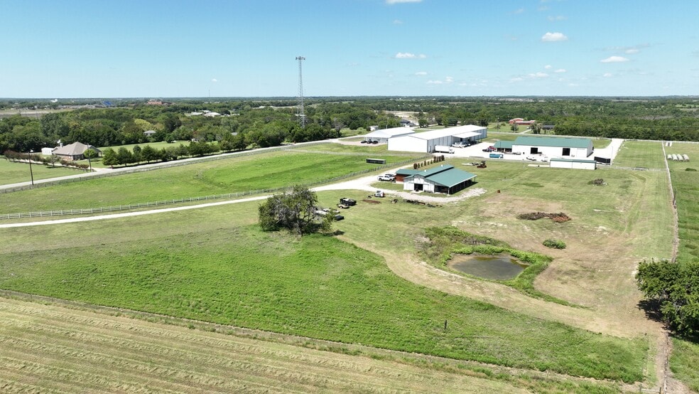 More Photos Of 1253 N Hill St, Van Alstyne Light Distribution For Sale