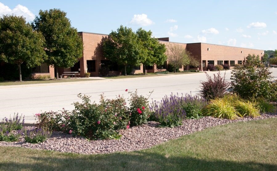 More Photos Of 1005 Richards Rd, Hartland Flex For Sale