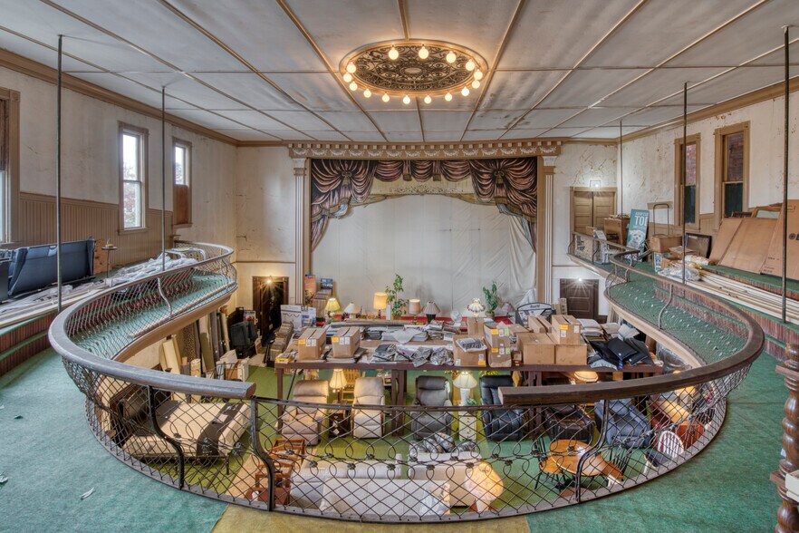 More Photos Of 434 Main St, Greenport Storefront Retail Office For Sale