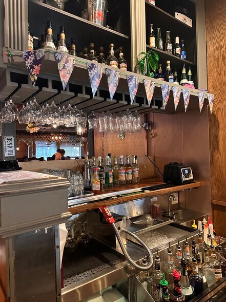 More Photos Of 4050 NW Federal Hwy, Jensen Beach Restaurant For Sale