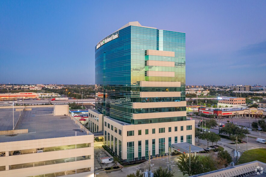 More Photos Of 9999 Bellaire Blvd, Houston Medical For Lease