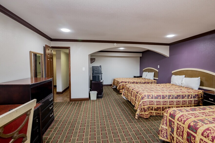 More Photos Of 3005 Houston Hwy, Victoria Hotel For Sale