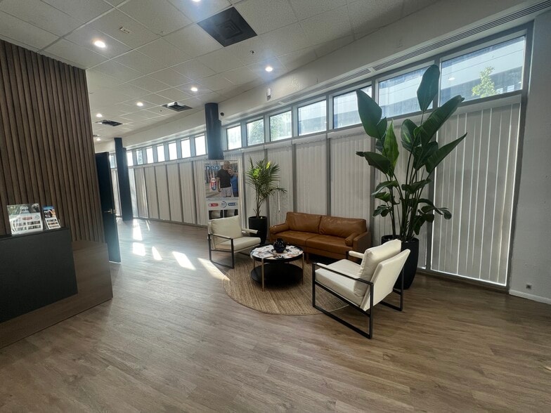 More Photos Of 375-3 S 12th St, Tampa Office For Sale