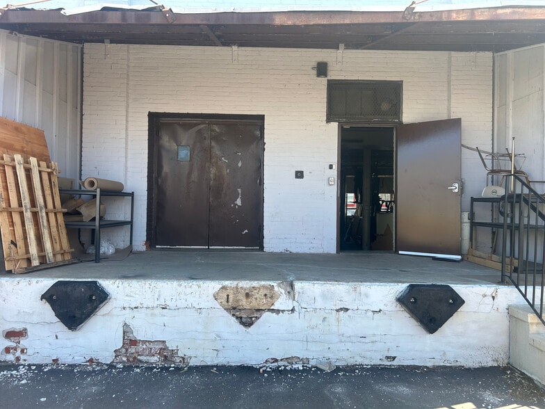 More Photos Of 425 Fairfield Ave, Stamford Warehouse For Lease