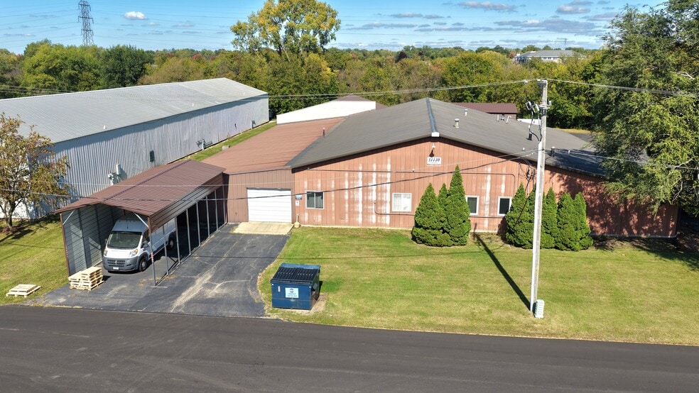 More Photos Of 14440 W Edison Dr, New Lenox Manufacturing For Sale