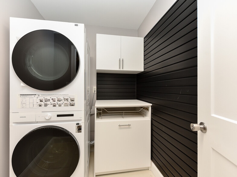 More Photos Of 225 Douglas St, Holly Springs Apartments For Sale