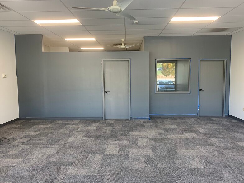More Photos Of 1825-1847 NW Vivion Rd, Kansas City Unknown For Lease